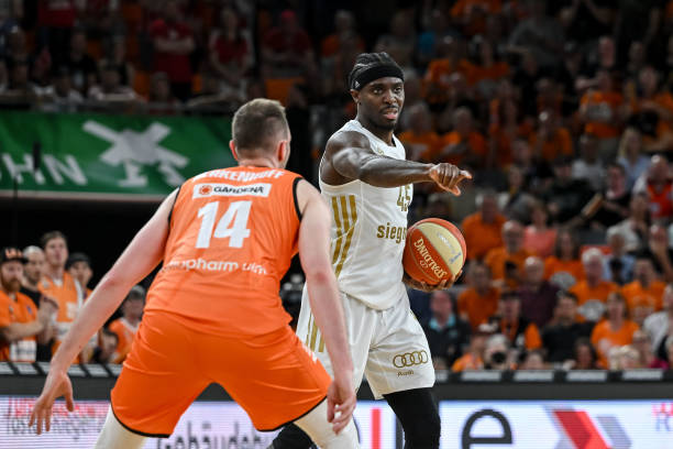 对于中国足 对于中国足