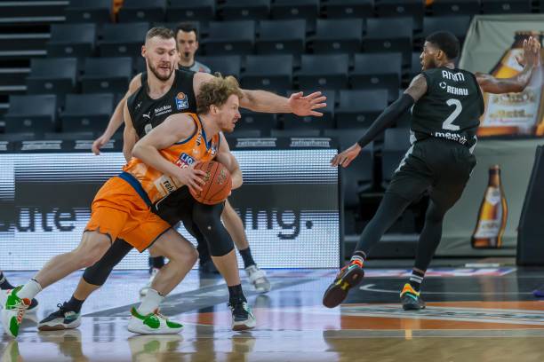 己的传奇 己的传奇